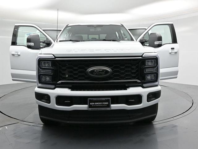 Photo of 2025 Oxford White Ford F-350
