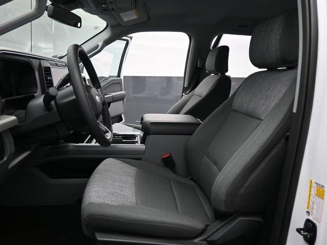 Photo of 2025 Oxford White Ford F-350