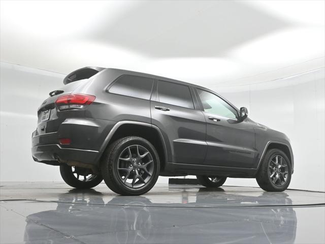 Photo of 2021 Granite Crystal Metallic Clearcoat Jeep Grand Cherokee