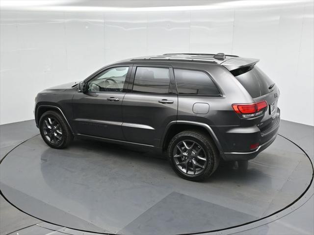 Photo of 2021 Granite Crystal Metallic Clearcoat Jeep Grand Cherokee
