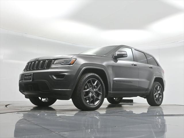 Photo of 2021 Granite Crystal Metallic Clearcoat Jeep Grand Cherokee