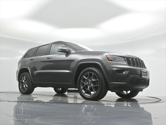 Photo of 2021 Granite Crystal Metallic Clearcoat Jeep Grand Cherokee