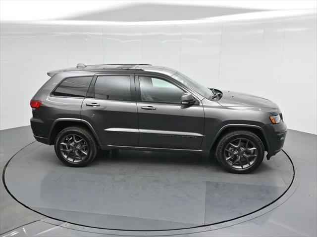 Photo of 2021 Granite Crystal Metallic Clearcoat Jeep Grand Cherokee
