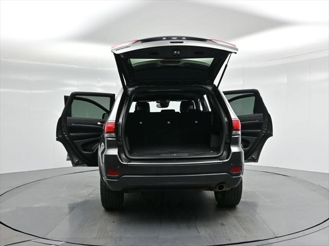 Photo of 2021 Granite Crystal Metallic Clearcoat Jeep Grand Cherokee