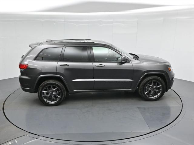 Photo of 2021 Granite Crystal Metallic Clearcoat Jeep Grand Cherokee