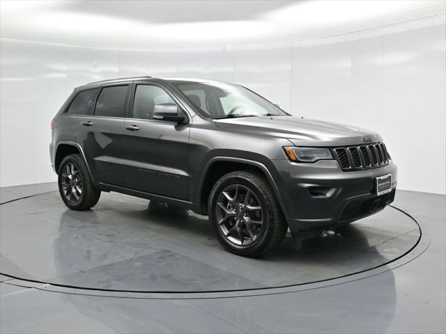 Photo of 2021 Granite Crystal Metallic Clearcoat Jeep Grand Cherokee