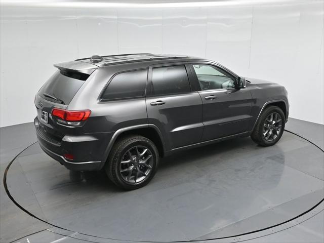 Photo of 2021 Granite Crystal Metallic Clearcoat Jeep Grand Cherokee