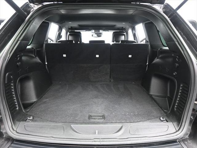 Photo of 2021 Granite Crystal Metallic Clearcoat Jeep Grand Cherokee