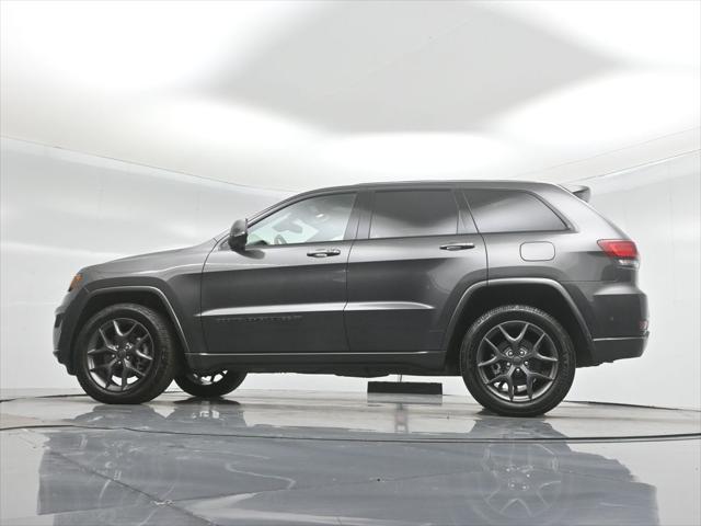 Photo of 2021 Granite Crystal Metallic Clearcoat Jeep Grand Cherokee