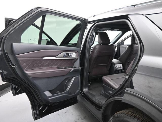 Photo of 2025 Black Metallic Ford Explorer