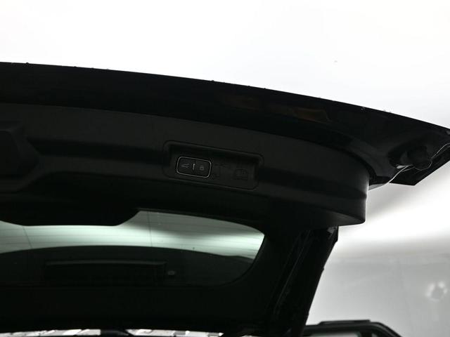 Photo of 2025 Black Metallic Ford Explorer