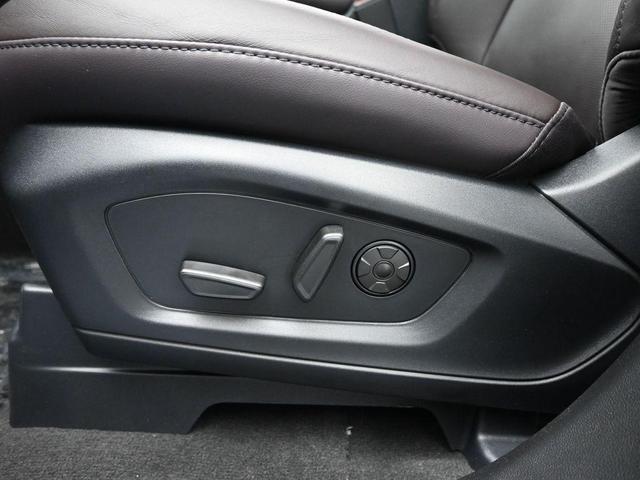Photo of 2025 Black Metallic Ford Explorer