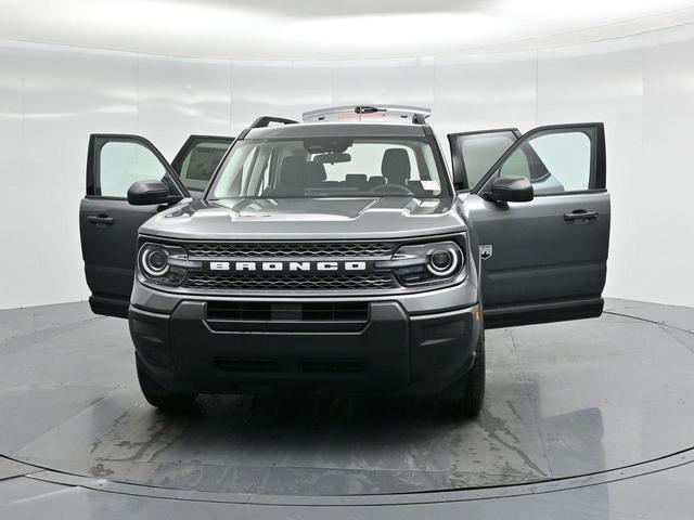 Photo of 2025 Gray Metallic Ford Bronco Sport
