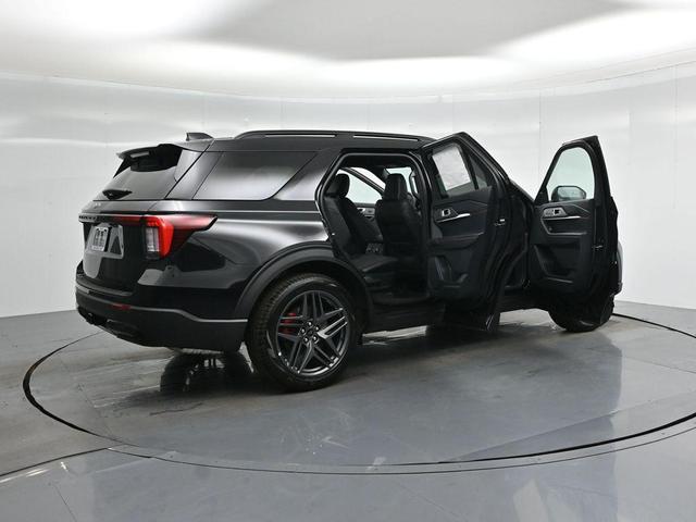 Photo of 2025 Black Metallic Ford Explorer