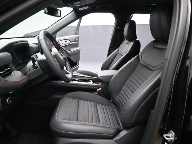 Photo of 2025 Black Metallic Ford Explorer
