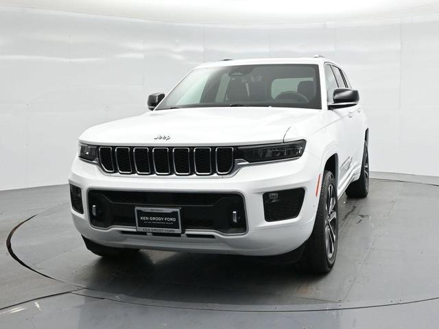 Photo of 2023 Bright White Clearcoat Jeep Grand Cherokee