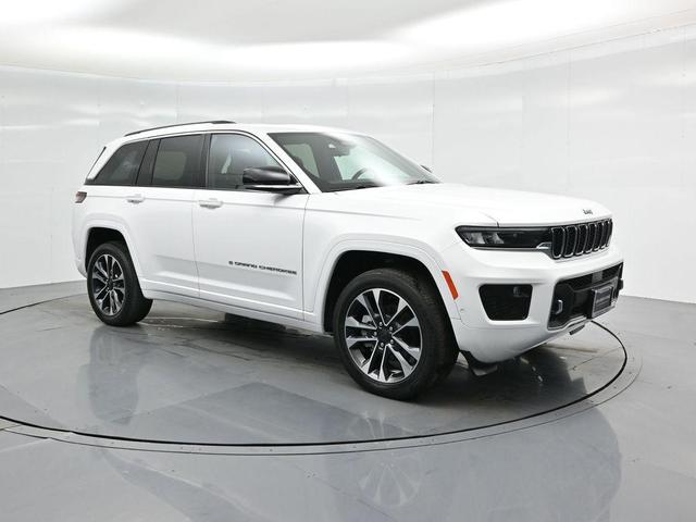 Photo of 2023 Bright White Clearcoat Jeep Grand Cherokee