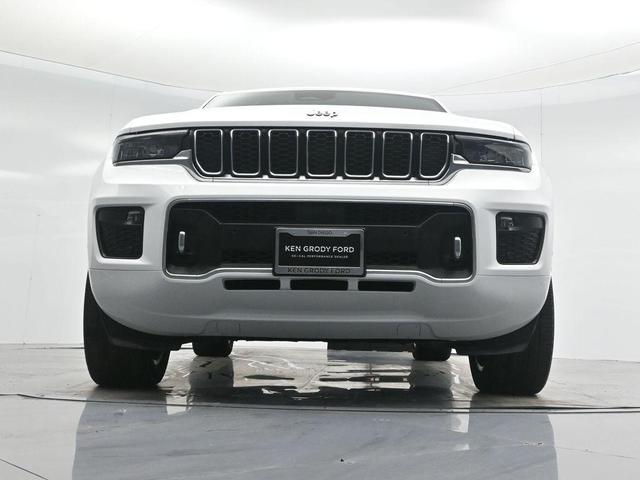 Photo of 2023 Bright White Clearcoat Jeep Grand Cherokee