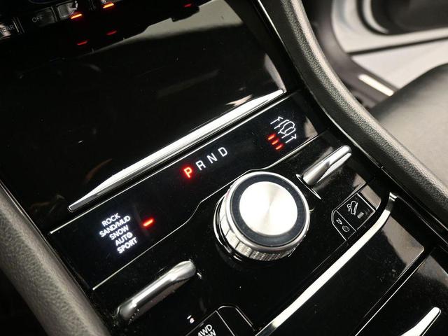 Photo of 2023 Bright White Clearcoat Jeep Grand Cherokee