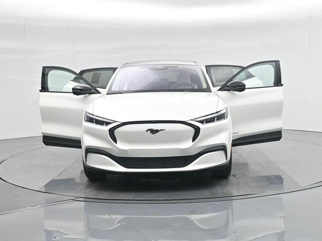 Photo of 2025 Star White Metallic Tri-Coat Ford Mustang Mach-E
