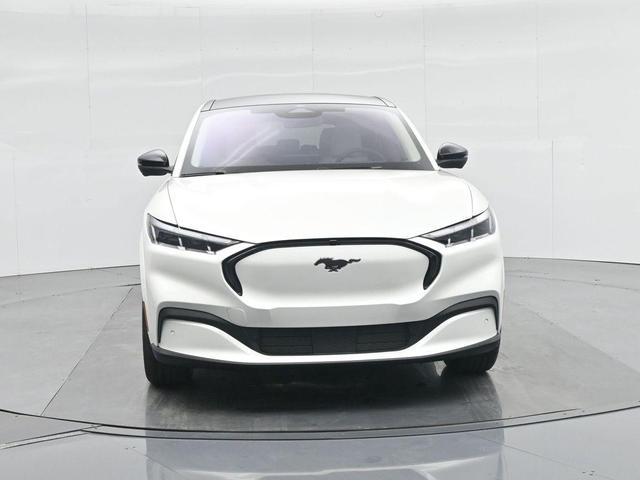 Photo of 2025 Star White Metallic Tri-Coat Ford Mustang Mach-E