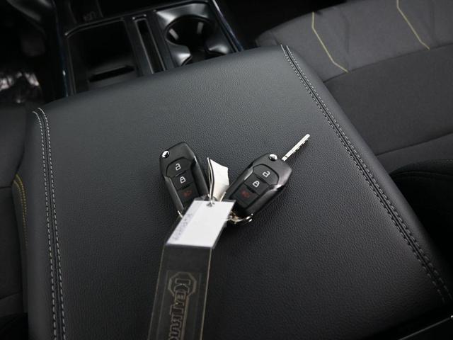 Photo of 2025 Oxford White Ford F-150