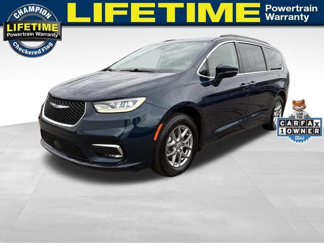 Photo of 2021 Fathom Blue Pearlcoat Chrysler Pacifica