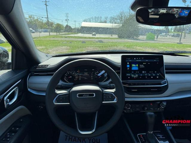 Photo of 2025 Silver Zynith Jeep Compass