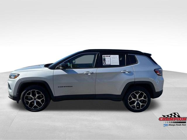 Photo of 2025 Silver Zynith Jeep Compass