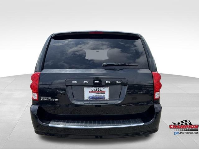 Photo of 2015 Brilliant Black Crystal Pearlcoat Dodge Grand Caravan