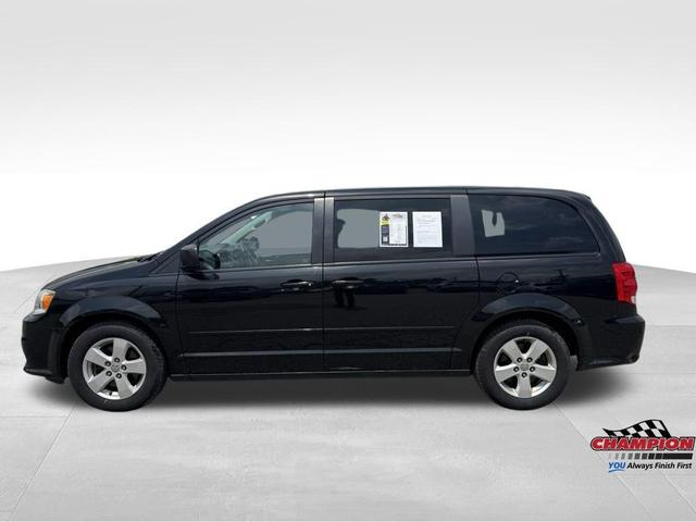 Photo of 2015 Brilliant Black Crystal Pearlcoat Dodge Grand Caravan