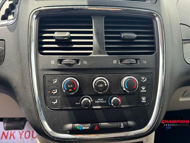 Photo of 2015 Brilliant Black Crystal Pearlcoat Dodge Grand Caravan