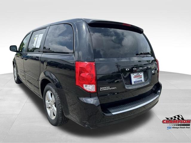 Photo of 2015 Brilliant Black Crystal Pearlcoat Dodge Grand Caravan
