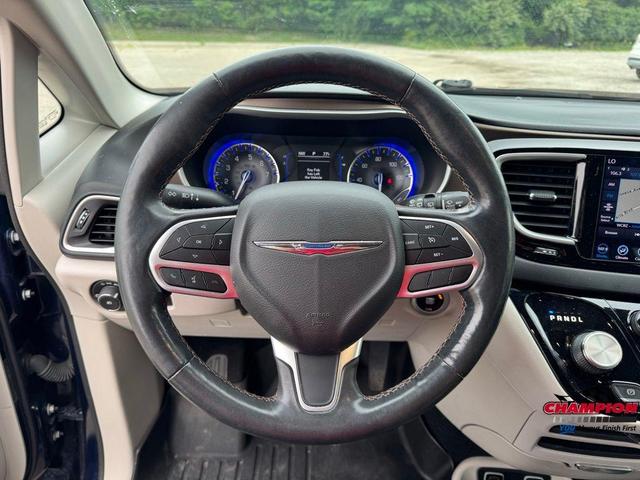 Photo of 2019 Jazz Blue Pearlcoat Chrysler Pacifica