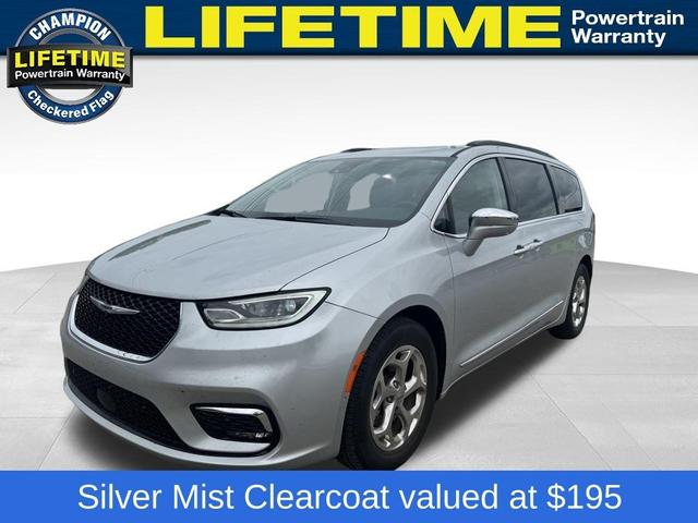 Photo of 2022 Silver Mist Clearcoat Chrysler Pacifica
