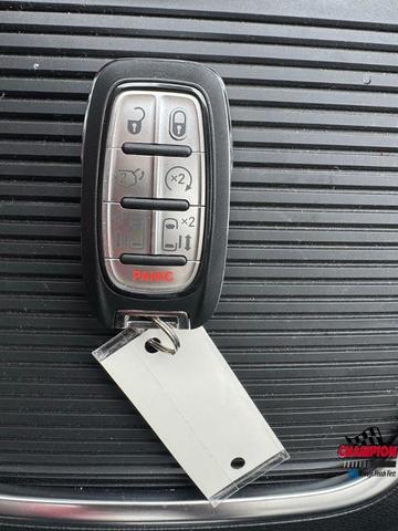 Photo of 2022 Silver Mist Clearcoat Chrysler Pacifica