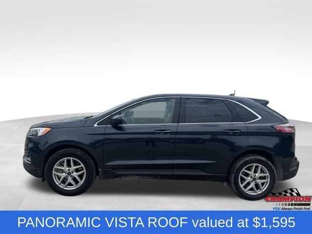 Photo of 2022 Blue Metallic Ford Edge