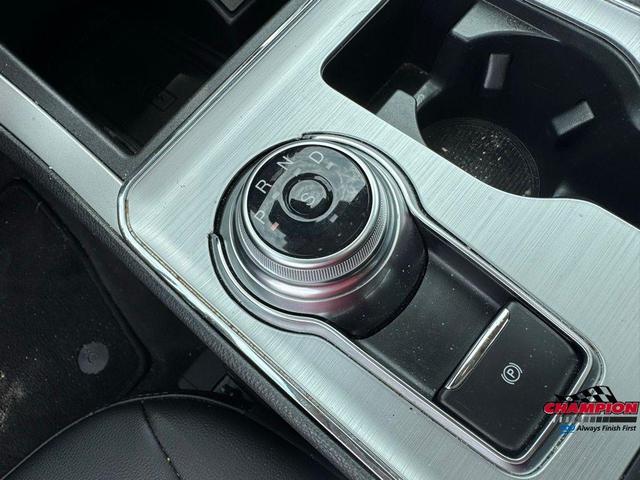 Photo of 2022 Blue Metallic Ford Edge