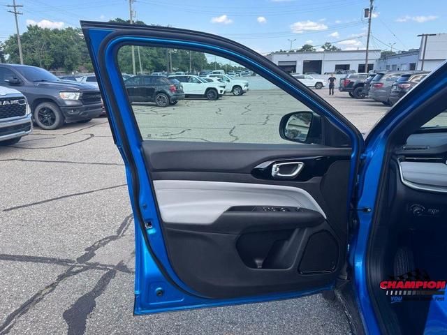 Photo of 2025 Hydro Blue Pearlcoat Jeep Compass