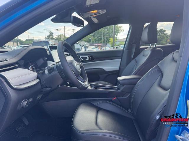 Photo of 2025 Hydro Blue Pearlcoat Jeep Compass
