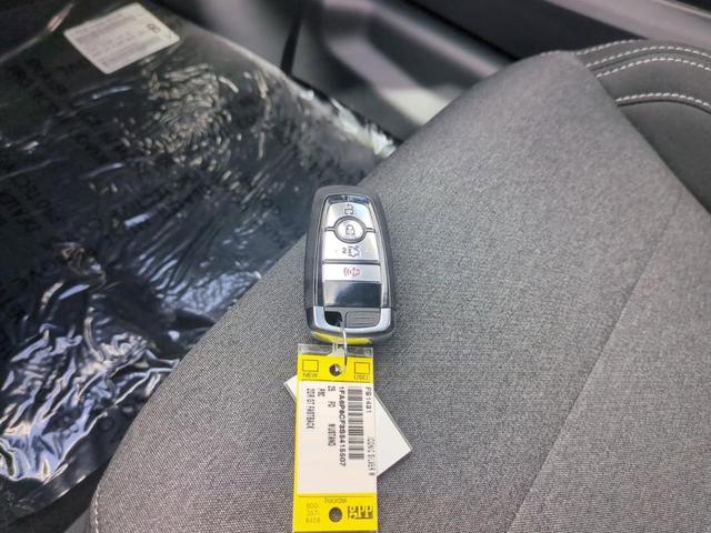 Photo of 2025 Silver Ford Mustang