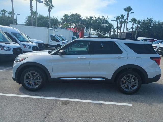 Photo of 2025 Silver Ford Explorer