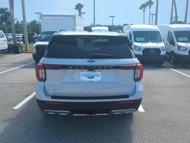 Photo of 2025 Silver Ford Explorer