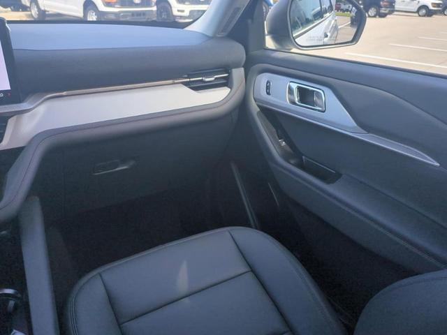Photo of 2025 Silver Ford Explorer
