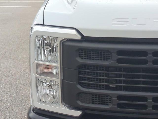 Photo of 2026 Oxford White Ford F-250
