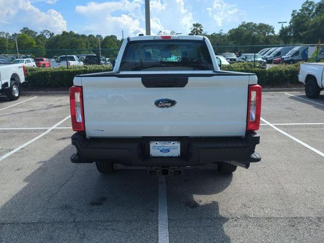 Photo of 2025 Oxford White Ford F-250