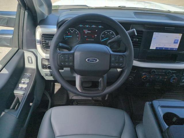 Photo of 2025 Oxford White Ford F-250