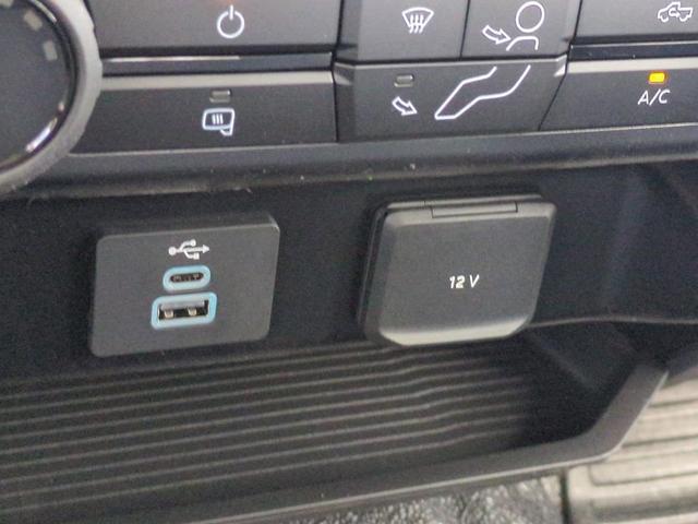 Photo of 2025 Oxford White Ford F-250