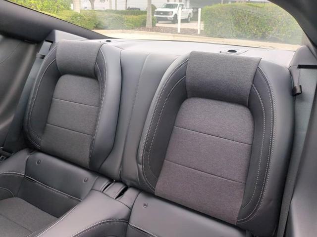 Photo of 2025 Oxford White Ford Mustang