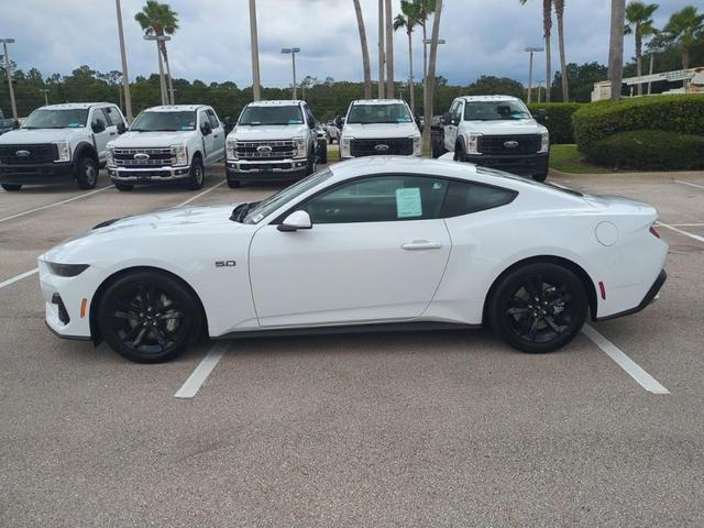 Photo of 2025 Oxford White Ford Mustang